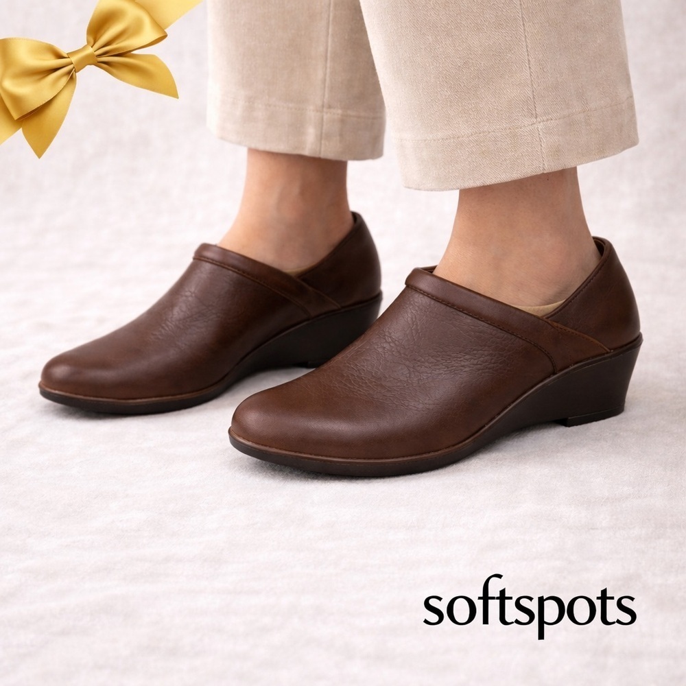 Softspots Brown Leather Clogs Size 8.5